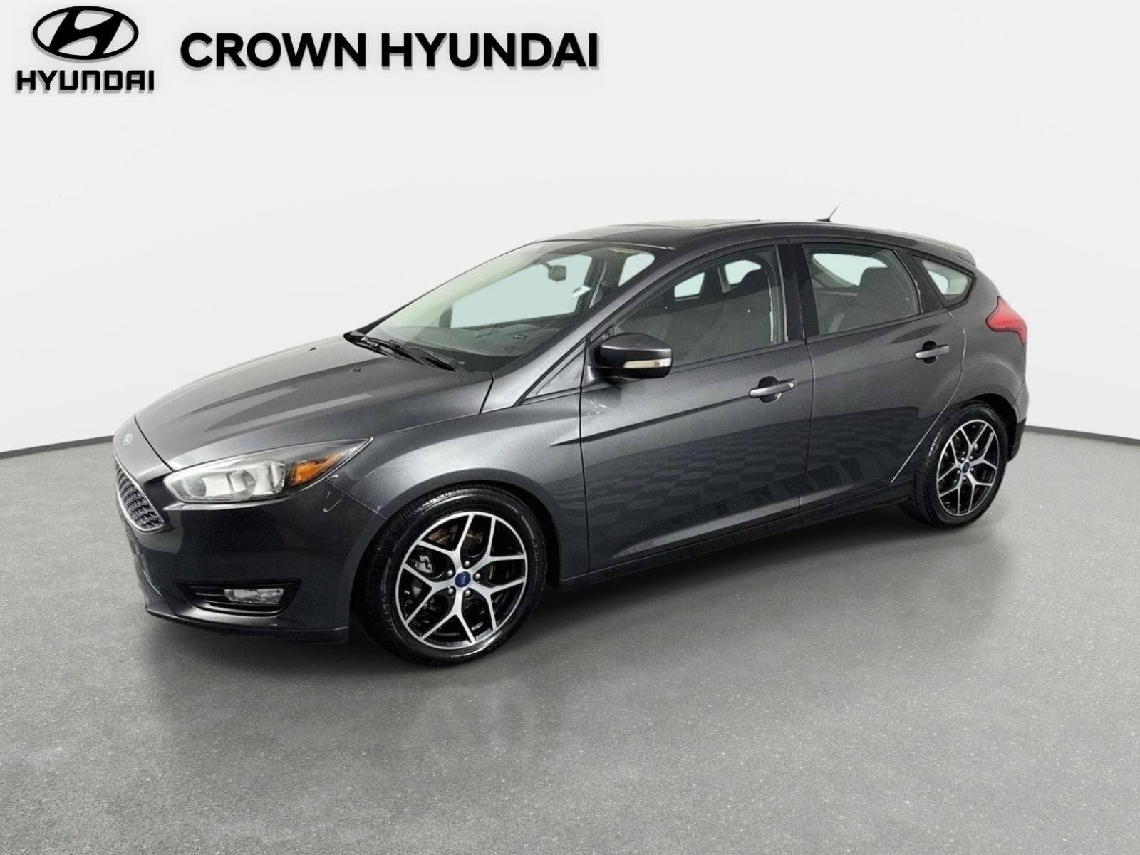 Used 2017 Ford Focus SEL FWD image 1