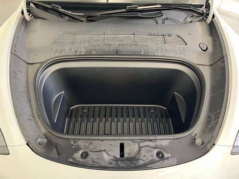 Used 2025 Tesla Model Y Performance image 22