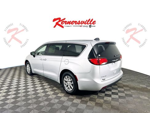 New 2026 Chrysler Voyager LX image 5