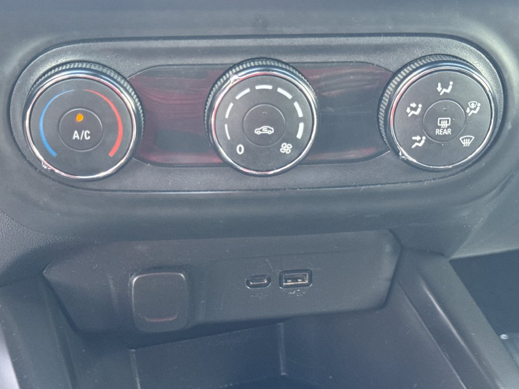 Used 2025 Chevrolet Trax LS FWD image 23