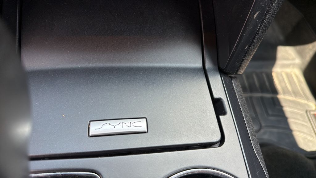 Used 2018 Ford Explorer XLT AWD/4WD image 29