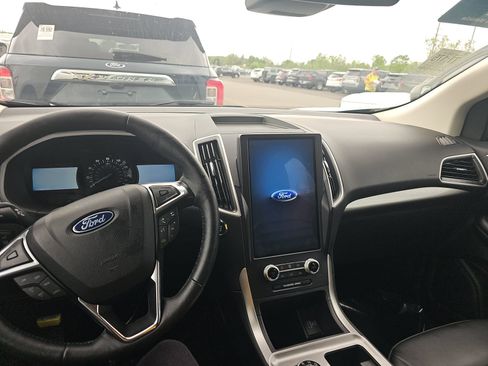 Used 2024 Ford Edge SEL w/ Convenience Package AWD/4WD image 7
