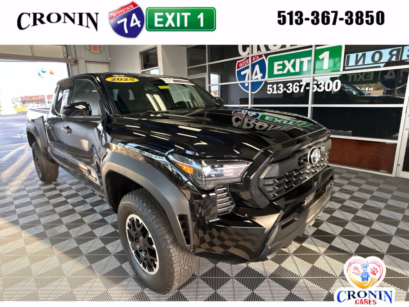 Used 2025 Toyota Tacoma TRD Off-Road w/ TRD Off Road Upgrade Package AWD/4WD image 1