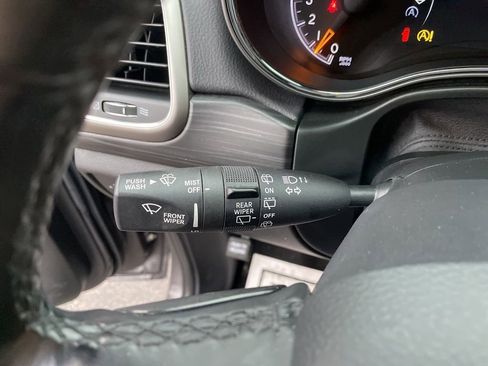 Used 2021 Jeep Grand Cherokee Laredo X image 20