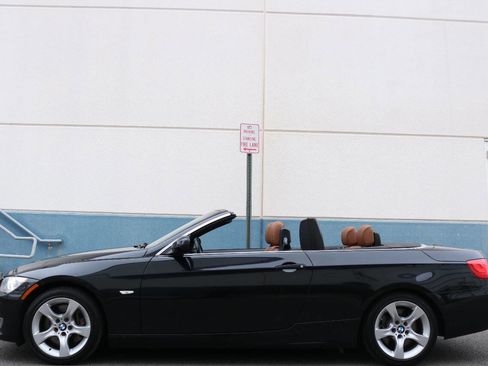 Used 2011 BMW 335i Convertible image 14
