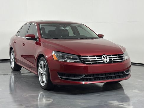 Used 2015 Volkswagen Passat TDI SE FWD image 3