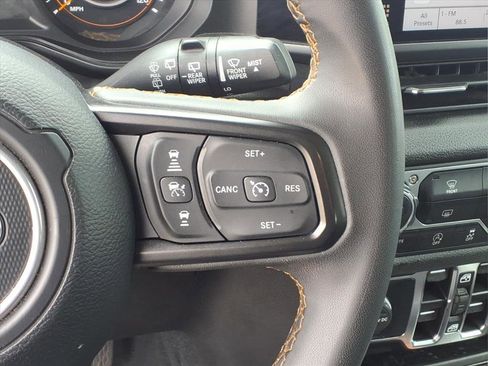 Used 2024 Jeep Wrangler Unlimited Sport AWD/4WD image 12