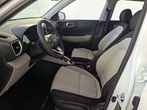New 2026 Hyundai Venue SEL FWD image 11