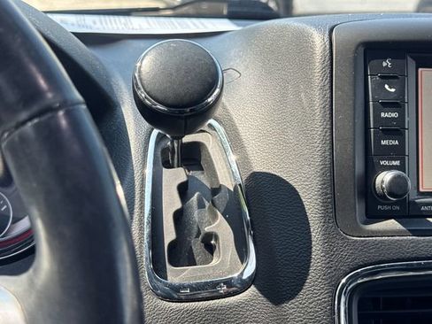 Used 2017 Dodge Grand Caravan GT FWD image 16
