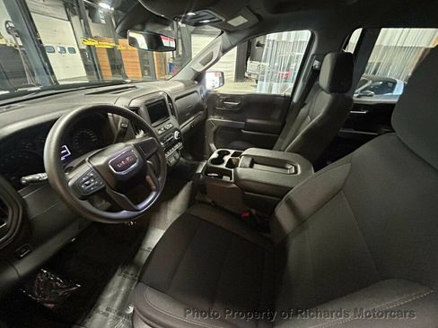 Used 2024 GMC Sierra 1500 Pro w/ Graphite Edition AWD/4WD image 15