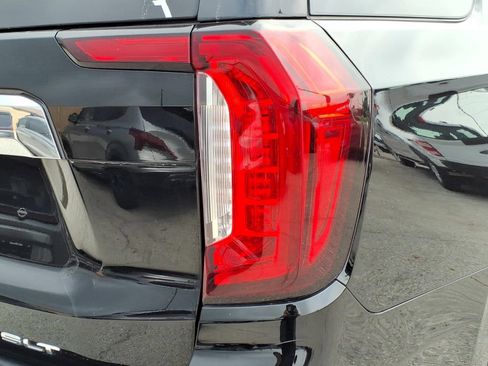 Used 2022 GMC Yukon SLT w/ SLT Luxury Package AWD/4WD image 12