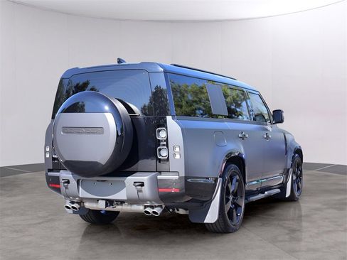 Used 2025 Land Rover Defender 130 V8 image 5