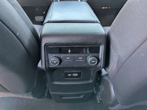 Certified 2023 GMC Acadia SLE FWD image 20