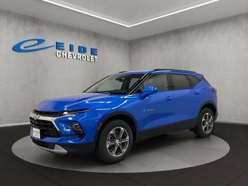 New 2026 Chevrolet Blazer LT w/ Convenience Package AWD/4WD image 4