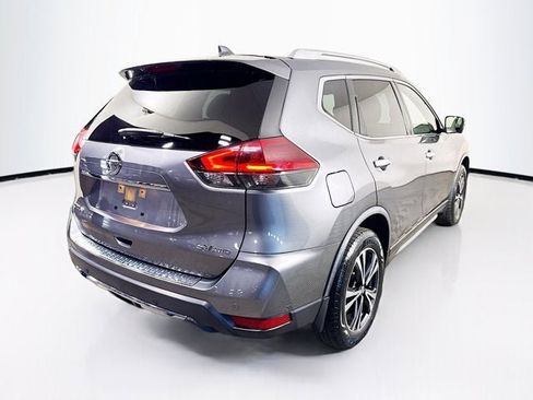 Used 2019 Nissan Rogue SV w/ Sun & Sound Touring Package image 5