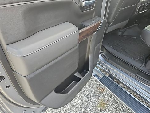 Used 2020 GMC Sierra 1500 SLT w/ SLT Premium Package image 18