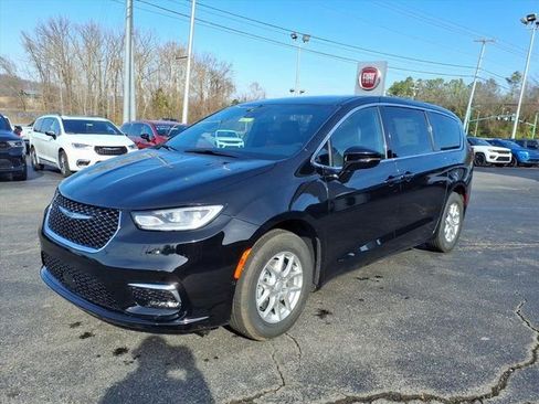 New 2026 Chrysler Pacifica Select image 5