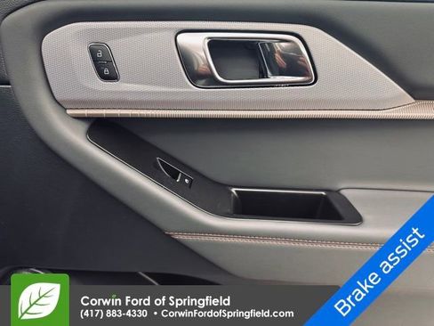 New 2026 Ford Explorer Active w/ Active Comfort Package image 16