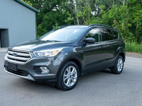 Used 2018 Ford Escape SE FWD image 7