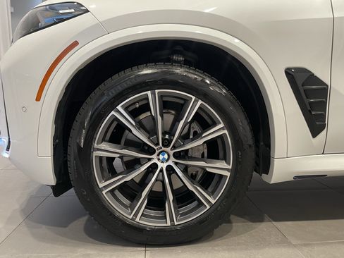 Certified 2024 BMW X5 xDrive40i w/ M Sport Package AWD/4WD image 7