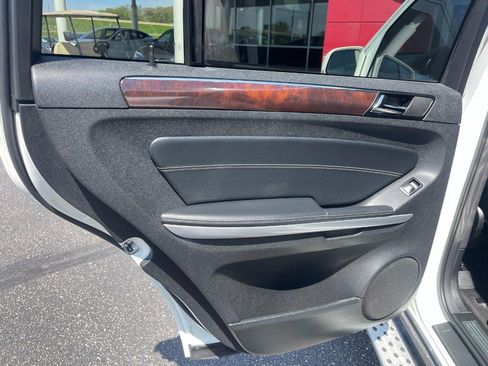 Used 2010 Mercedes-Benz GL 550 4MATIC image 20