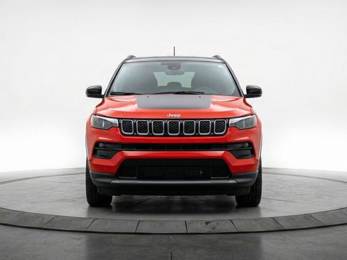 Used 2025 Jeep Compass Limited AWD/4WD image 2