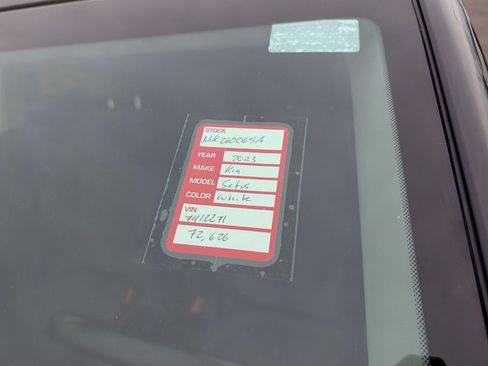 Used 2023 Kia Seltos S image 32