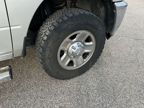 Used 2017 RAM 2500 SLT image 10