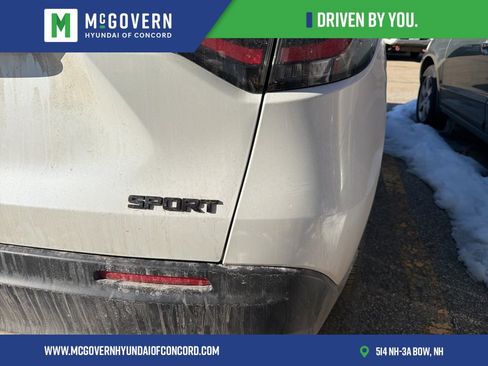 Used 2023 Honda HR-V Sport image 9