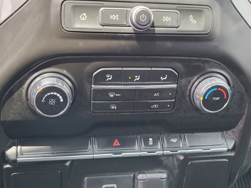 Used 2020 Chevrolet Silverado 1500 Custom w/ Infotainment Package image 22