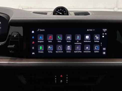 Used 2024 Porsche Cayenne Turbo image 28