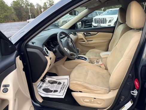 Used 2016 Nissan Rogue SV w/ SV Premium Package image 18