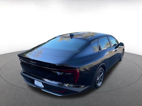 Used 2025 Kia K4 LXS image 12