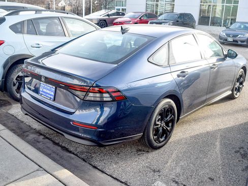 Used 2025 Honda Accord SE image 12
