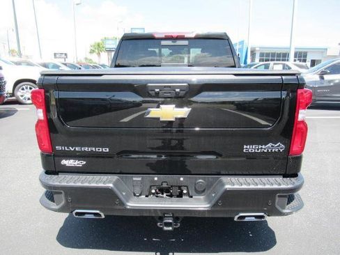 Used 2024 Chevrolet Silverado 1500 High Country w/ High Country Premium Package AWD/4WD image 6