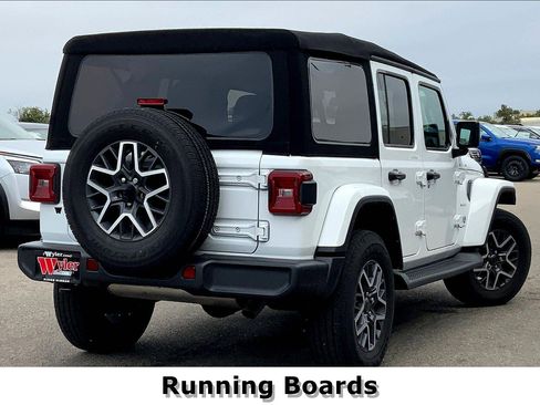 Used 2024 Jeep Wrangler Sahara image 14