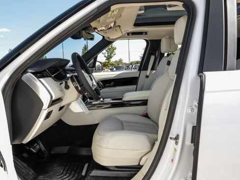 New 2026 Land Rover Range Rover Long Wheelbase SE AWD/4WD image 4