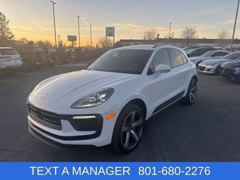 Used 2025 Porsche Macan AWD/4WD image 3