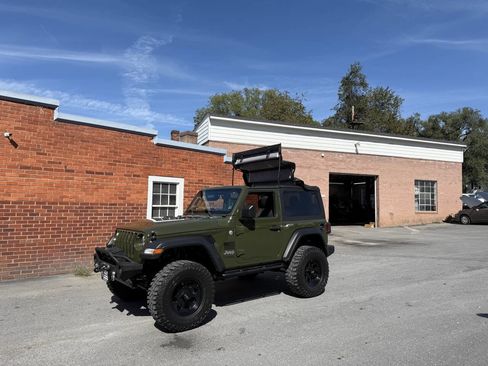 Used 2021 Jeep Wrangler Sport image 6