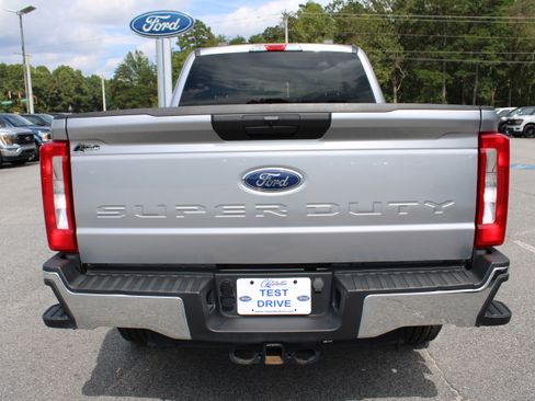 Used 2024 Ford F250 XLT image 7