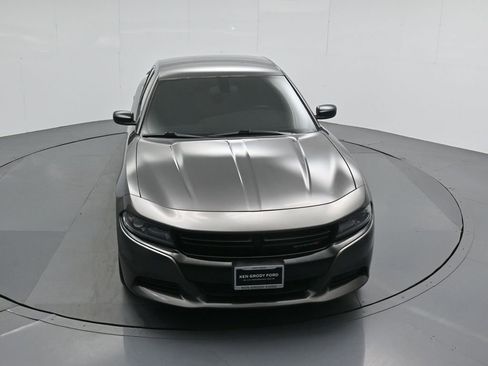 Used 2017 Dodge Charger SE w/ Blacktop Package RWD image 36