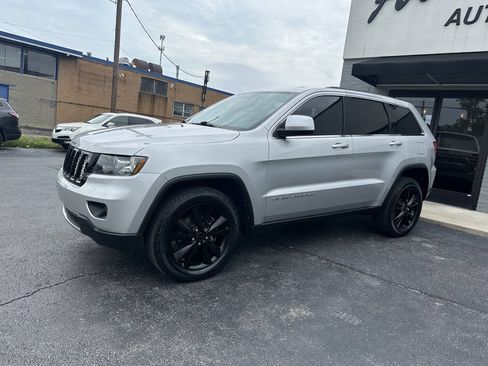 Used 2012 Jeep Grand Cherokee Altitude AWD/4WD image 1