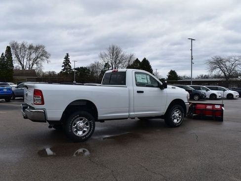 Used 2024 RAM 2500 Tradesman w/ Chrome Appearance Group image 14