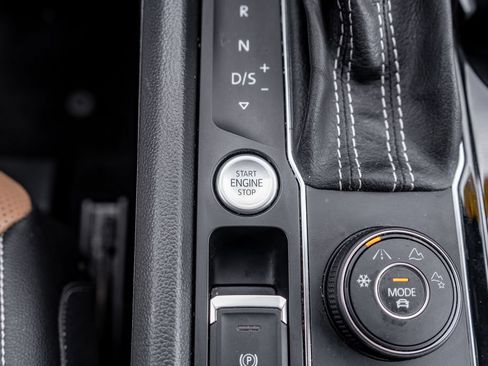 Used 2023 Volkswagen Atlas Cross Sport SEL Premium R-Line AWD/4WD image 26