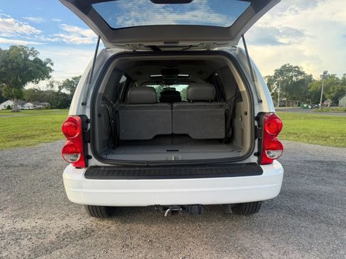 Used 2005 Dodge Durango Limited w/ Trailer Tow Group RWD image 7