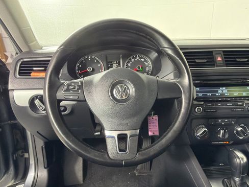 Used 2014 Volkswagen Jetta SE FWD image 12