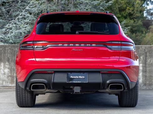 Certified 2026 Porsche Macan AWD/4WD image 10