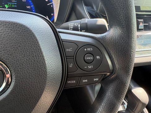 Used 2022 Toyota Corolla LE FWD image 24