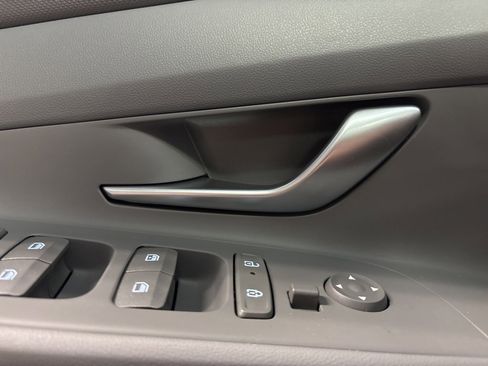 Used 2025 Hyundai Elantra SEL image 24