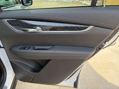 Used 2021 Cadillac XT6 Premium Luxury image 21